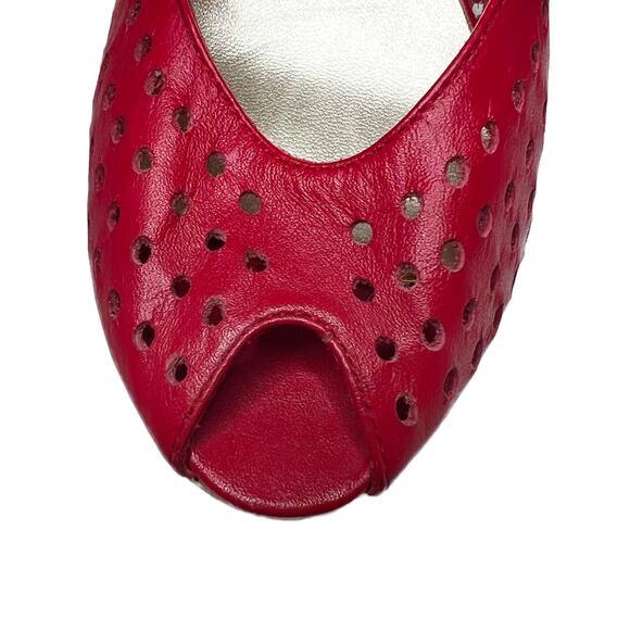 Steve Madden Visible Platform Open Toe Wedge Heels Perforated Red Leather 6 B - Picture 8 of 13